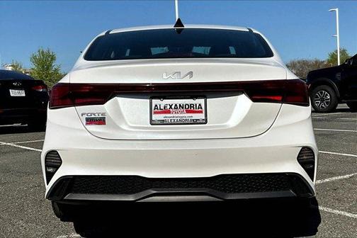 Snow White Pearl 2023 Kia Forte LXS