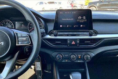 Snow White Pearl 2023 Kia Forte LXS