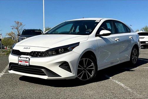 Snow White Pearl 2023 Kia Forte LXS