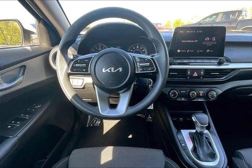 Snow White Pearl 2023 Kia Forte LXS