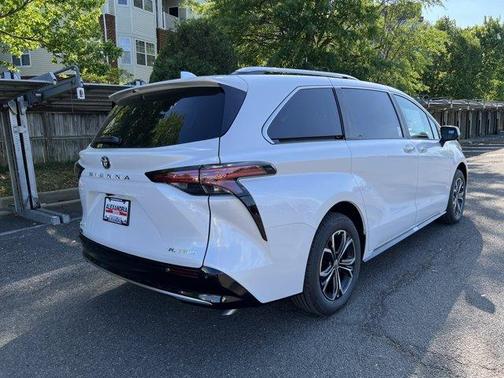 Platinum 2026 Toyota Sienna Platinum 7 Passenger