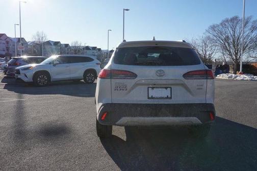 2024 Toyota Corolla Cross XLE