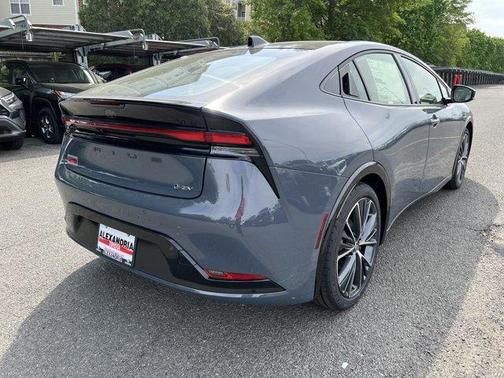 2025 Toyota Prius XLE