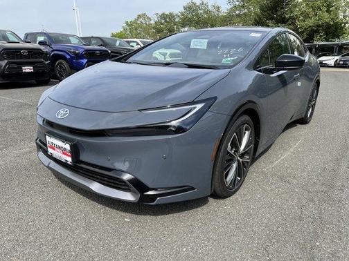 2025 Toyota Prius XLE