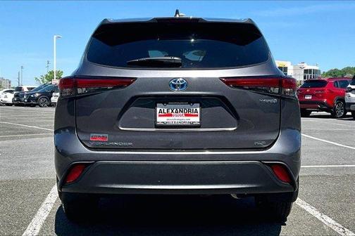 2022 Toyota Highlander Hybrid XLE