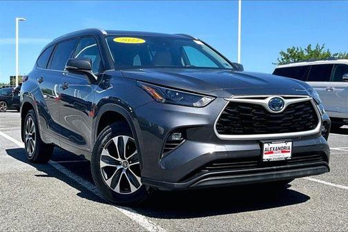2022 Toyota Highlander Hybrid XLE