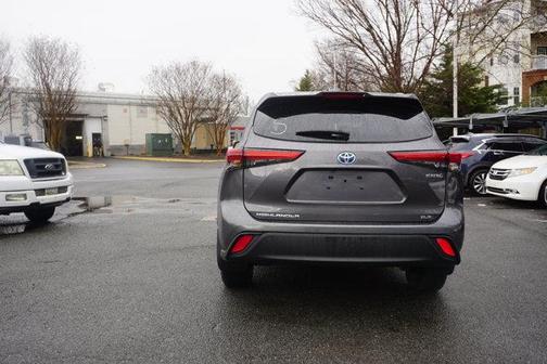 2022 Toyota Highlander Hybrid XLE