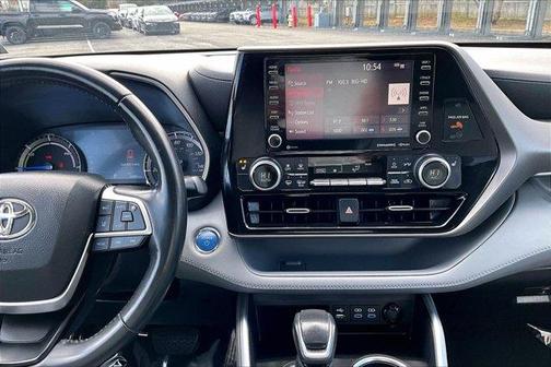 2022 Toyota Highlander Hybrid XLE