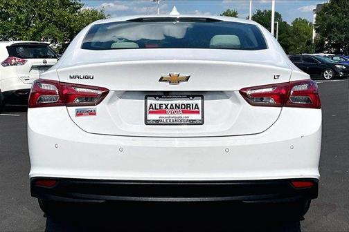 Summit White 2024 Chevrolet Malibu 2LT