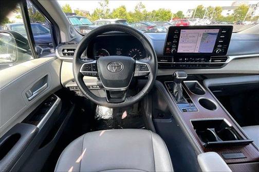 2022 Toyota Sienna XLE