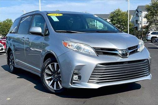 2018 Toyota Sienna XLE