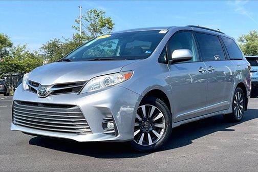 2018 Toyota Sienna XLE