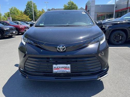 Midnight Black Metallic 2026 Toyota Sienna XLE