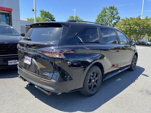 Midnight Black Metallic 2026 Toyota Sienna XLE