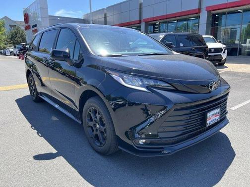 Midnight Black Metallic 2026 Toyota Sienna XLE