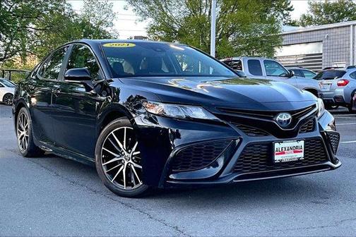 Black 2021 Toyota Camry Hybrid SE