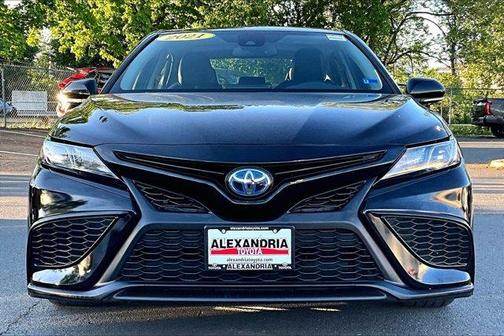 Black 2021 Toyota Camry Hybrid SE