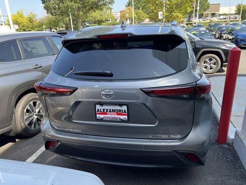 2025 Toyota Highlander Limited