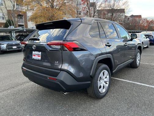 2025 Toyota RAV4 LE