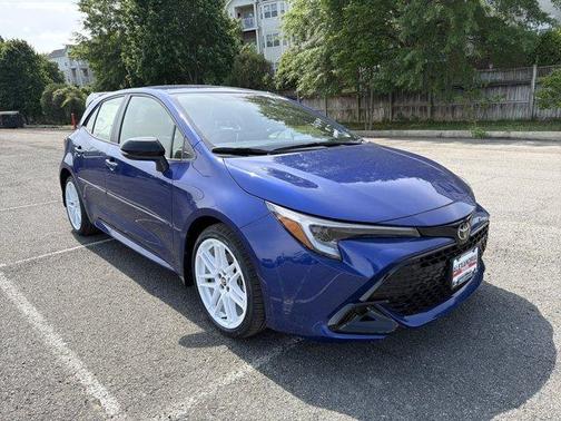 Blue Crush Metallic 2026 Toyota Corolla Hatchback SE