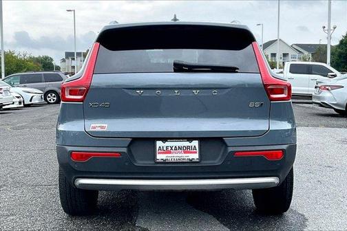 2023 Volvo XC40 B5 Plus Bright Theme