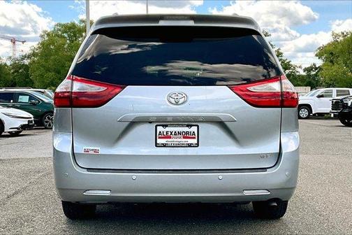 2015 Toyota Sienna XLE