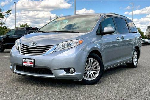 2015 Toyota Sienna XLE