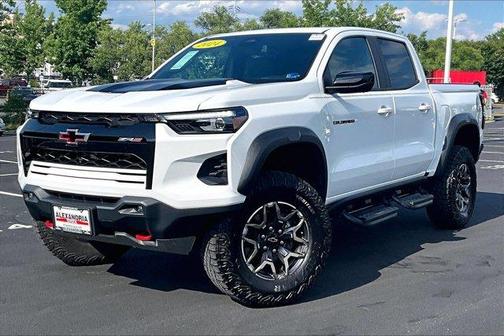 Summit White 2024 Chevrolet Colorado ZR2