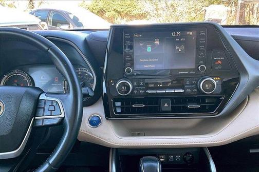 2022 Toyota Highlander Hybrid XLE