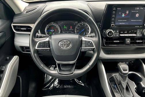 2022 Toyota Highlander Hybrid 