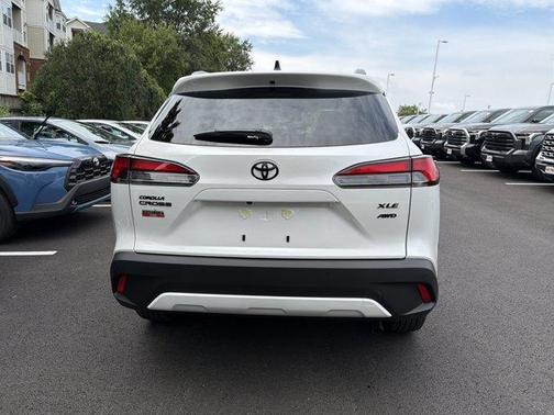 Wind Chill Pearl 2026 Toyota Corolla Cross XLE