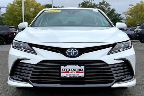 2024 Toyota Camry Hybrid LE