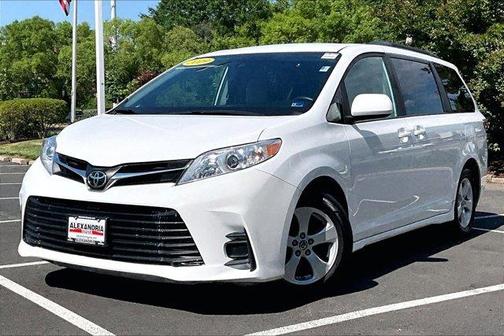 2019 Toyota Sienna LE