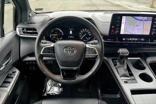 2022 Toyota Sienna XSE 7 Passenger
