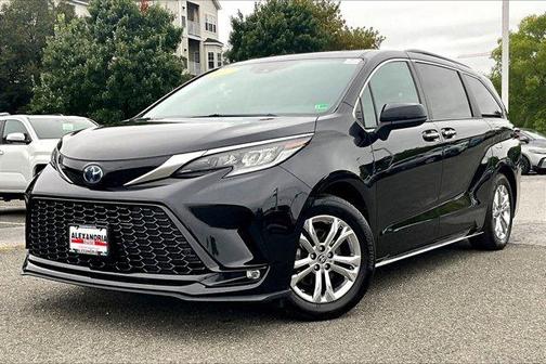 2022 Toyota Sienna XSE 7 Passenger