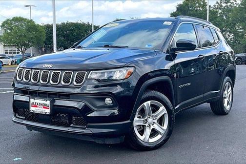 Diamond Black 2023 Jeep Compass Latitude