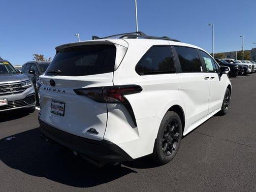 Ice 2026 Toyota Sienna Woodland Edition