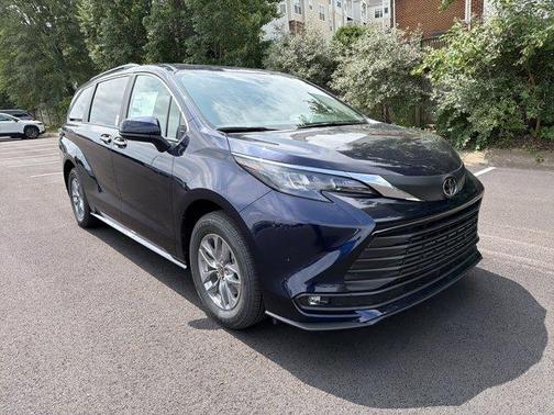 Blueprint 2026 Toyota Sienna XLE 8 Passenger