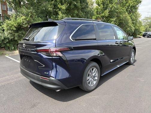 Blueprint 2026 Toyota Sienna XLE 8 Passenger