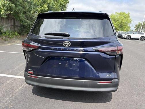 Blueprint 2026 Toyota Sienna XLE 8 Passenger