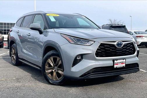 2022 Toyota Highlander Hybrid Bronze Edition