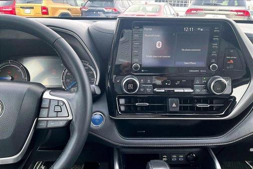 2022 Toyota Highlander Hybrid Bronze Edition