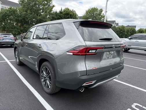 Metal 2026 Toyota Grand Highlander Hybrid MAX Platinum