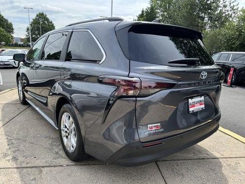 2025 Toyota Sienna XLE