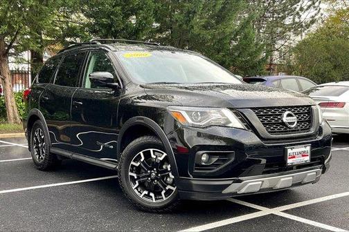 2020 Nissan Pathfinder SV