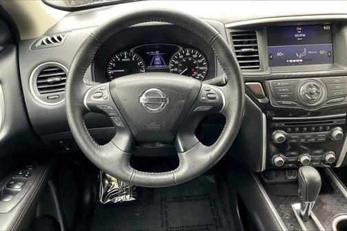 2020 Nissan Pathfinder SV