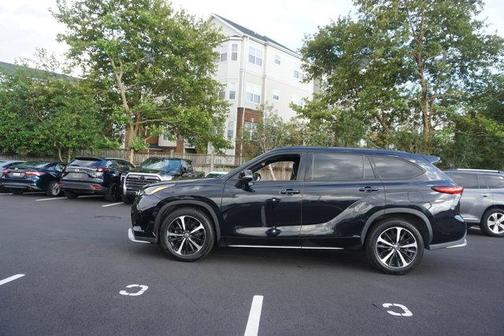 2022 Toyota Highlander XSE