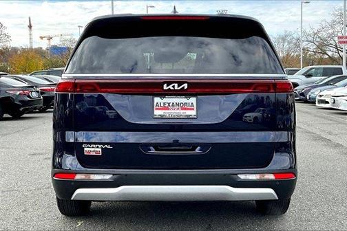 2024 Kia Carnival LX