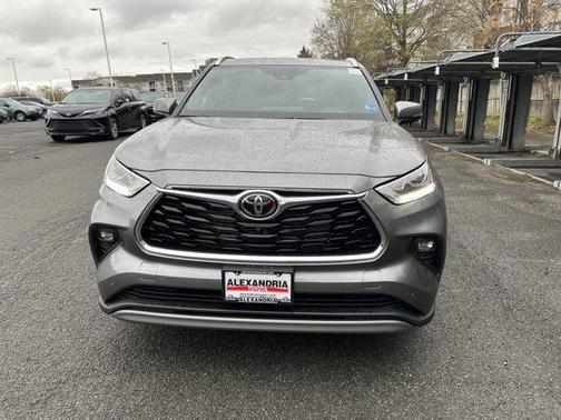 2026 Toyota Highlander Hybrid Platinum