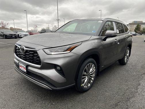 2026 Toyota Highlander Hybrid Platinum